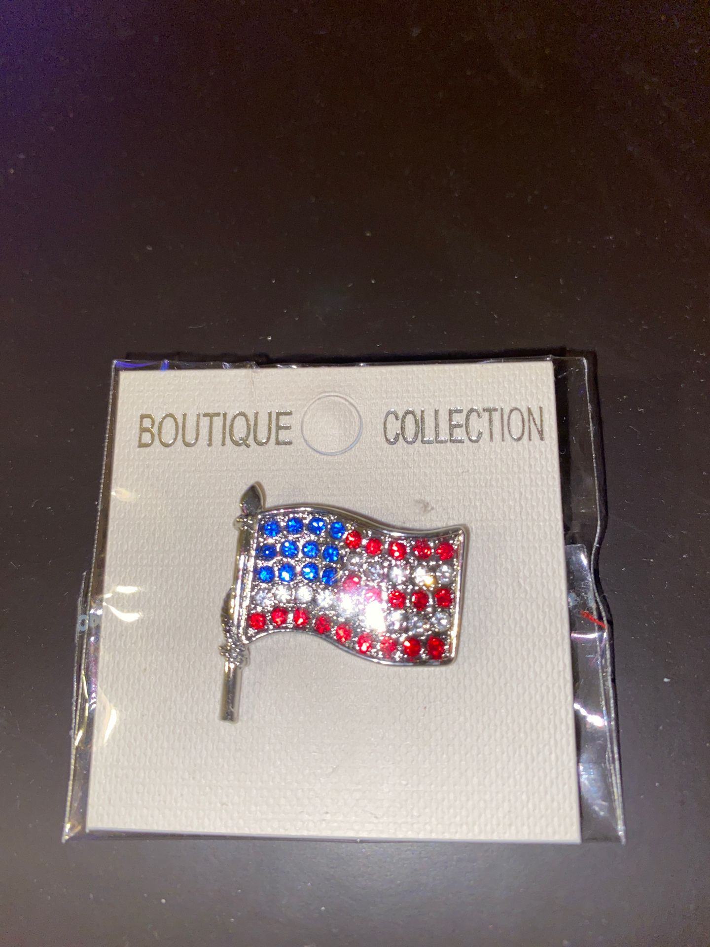 Flag pendant