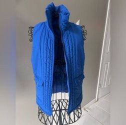NWT For Cynthia Womens Sleeveless Puffer Jacket Vest Blue Pocket Size M Medium top shirt