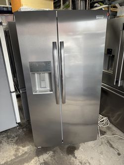 Frigidaire Gallery refrigerator 36 x 24 x 69 like new one receipt for 90 days warranty