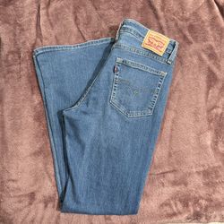 Womens Levis 