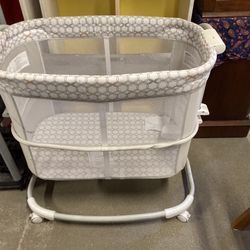 Graco DreamMore Bedside Bassinet 