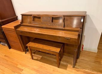 Classic Baldwin Piano with Bench