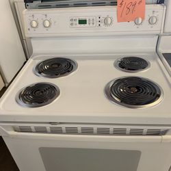 Ge Coil Top Stove Range Oven White Excellent  . Warehouse pricing.   Warranty  . Delivery Available . 2522 Market st. 33901