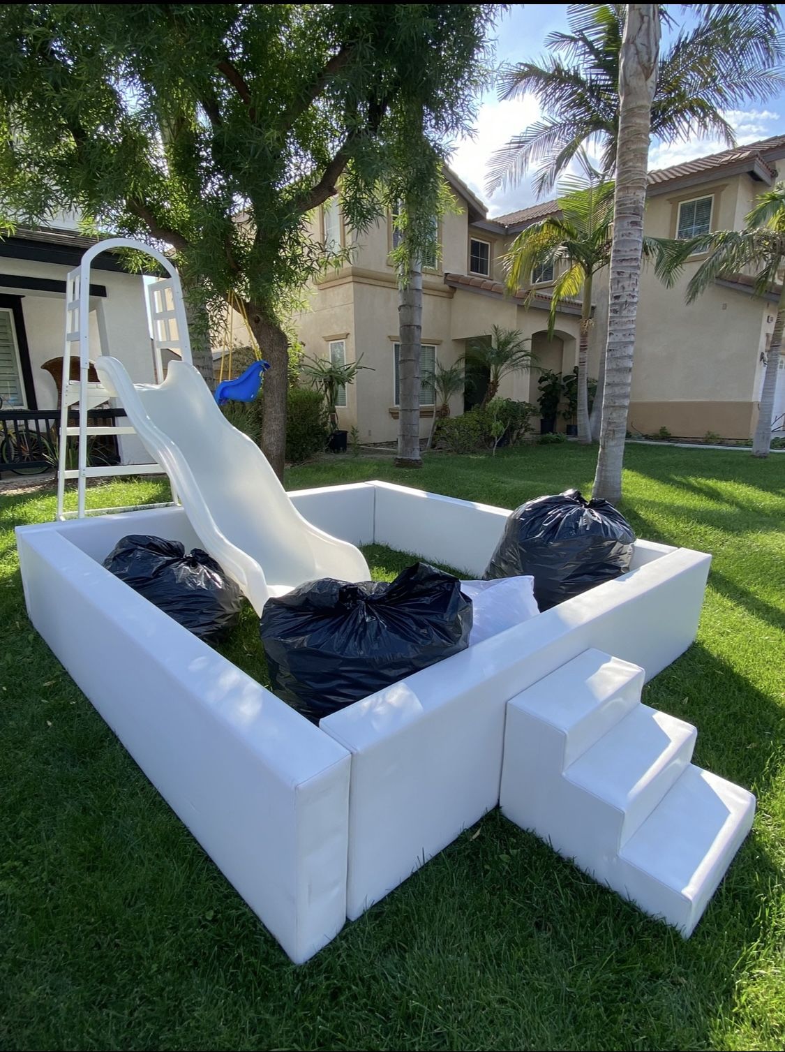 Ball Pit 8x8 With Slide