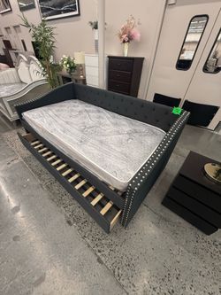 DAY BED
