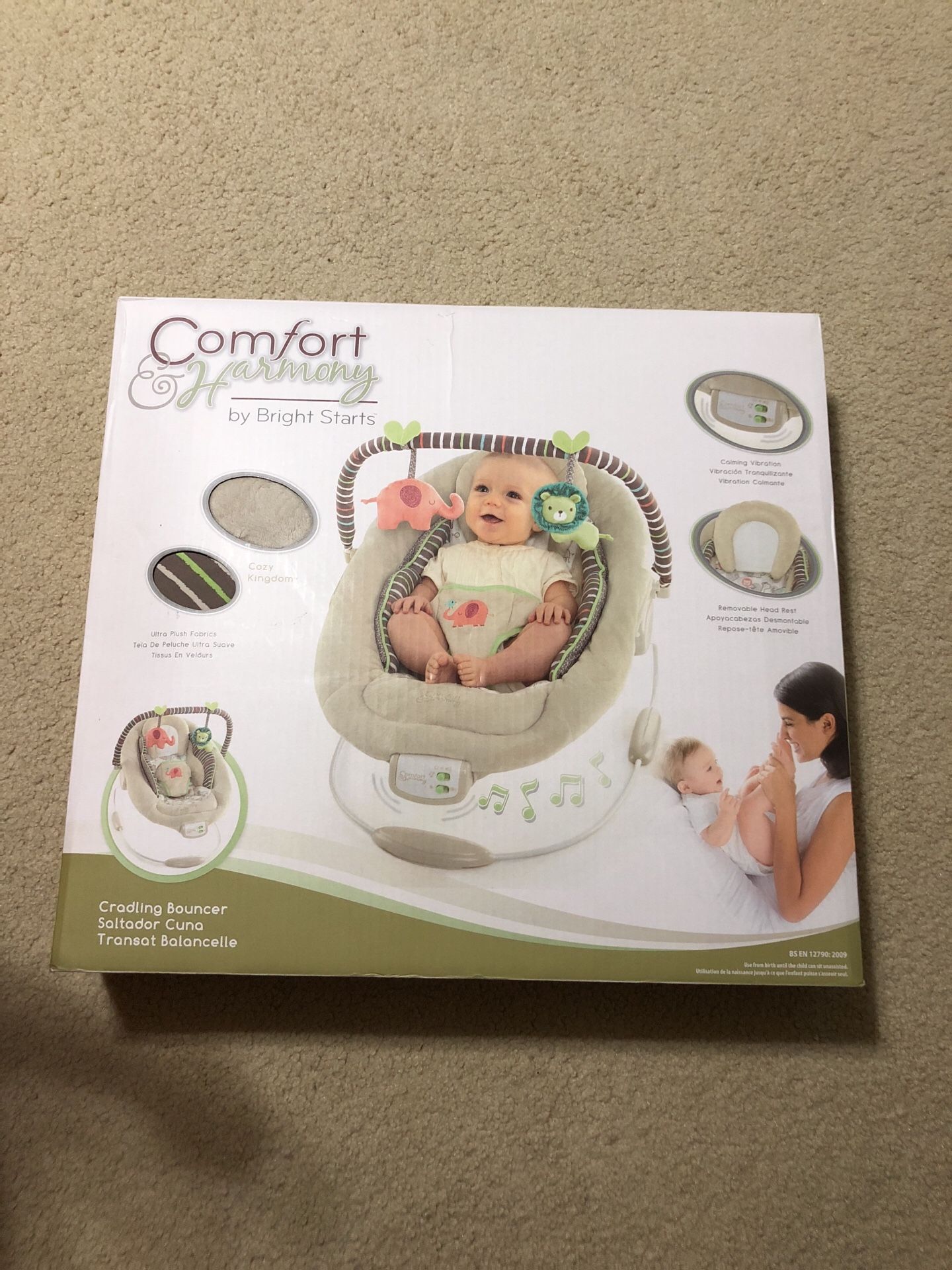 BRAND NEW Comfort Harmony Cradling Bouncer Retails for 50 Baby gear