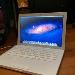 Apple MacBook 13.3" Intel Core 2 Duo 2.40Ghz 4GB RAM 250GB HDD Webcam macOS High Sierra