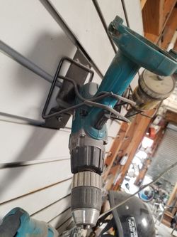 Makita drill no battery