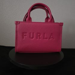 Furla Niobe Micro Tote bag in red pebbled leather.