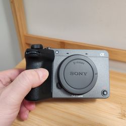 Brand new Sony FX2 Digital Cinema Camera
