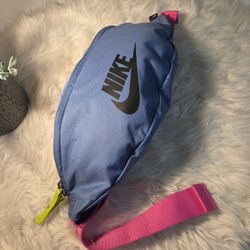 NIKE FANNY BAG
