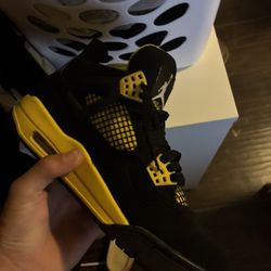 yellow thunder jordan 4s size 8