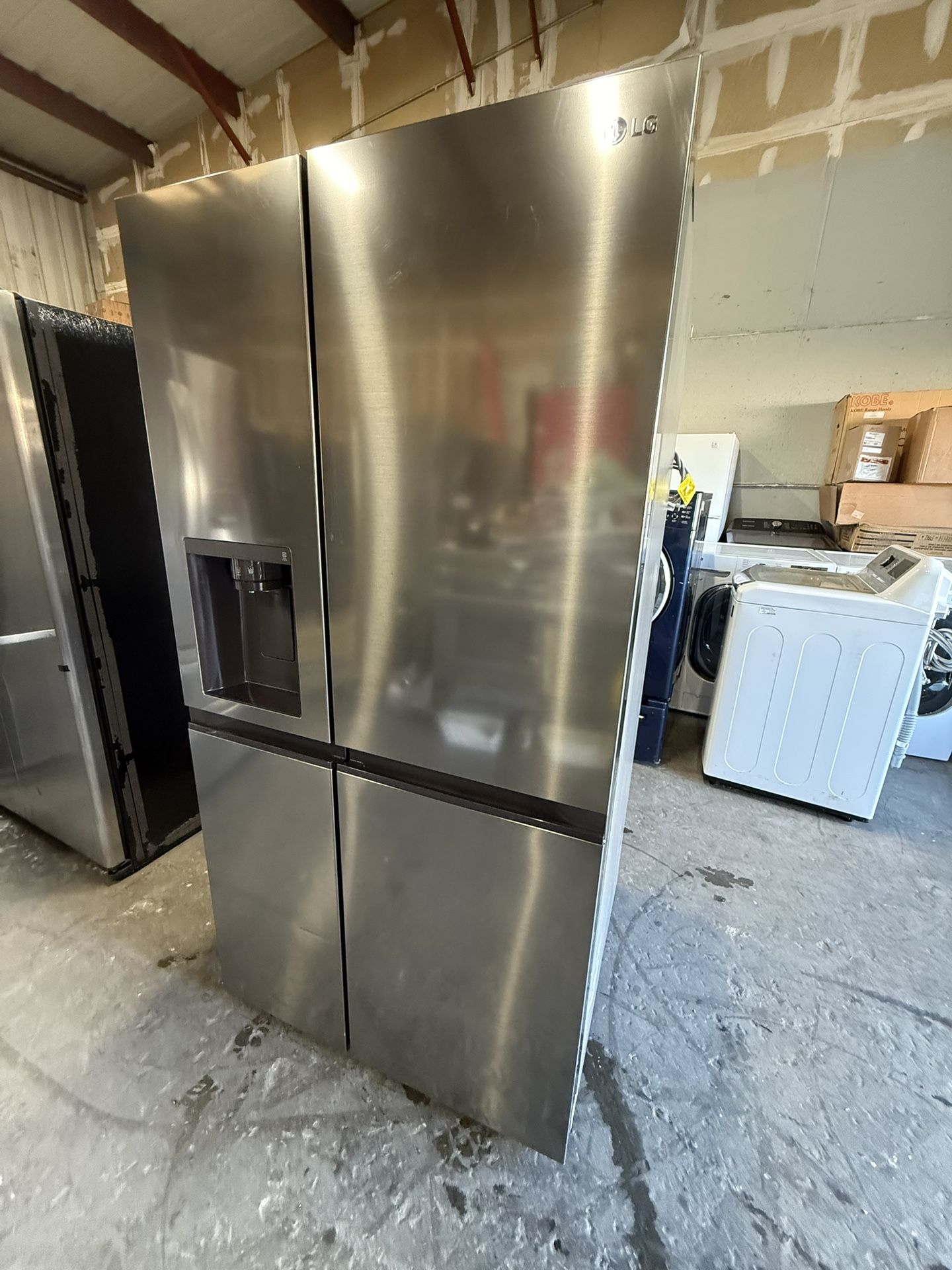 LG 27 Cubic Ft Side By Side Refrigerator 