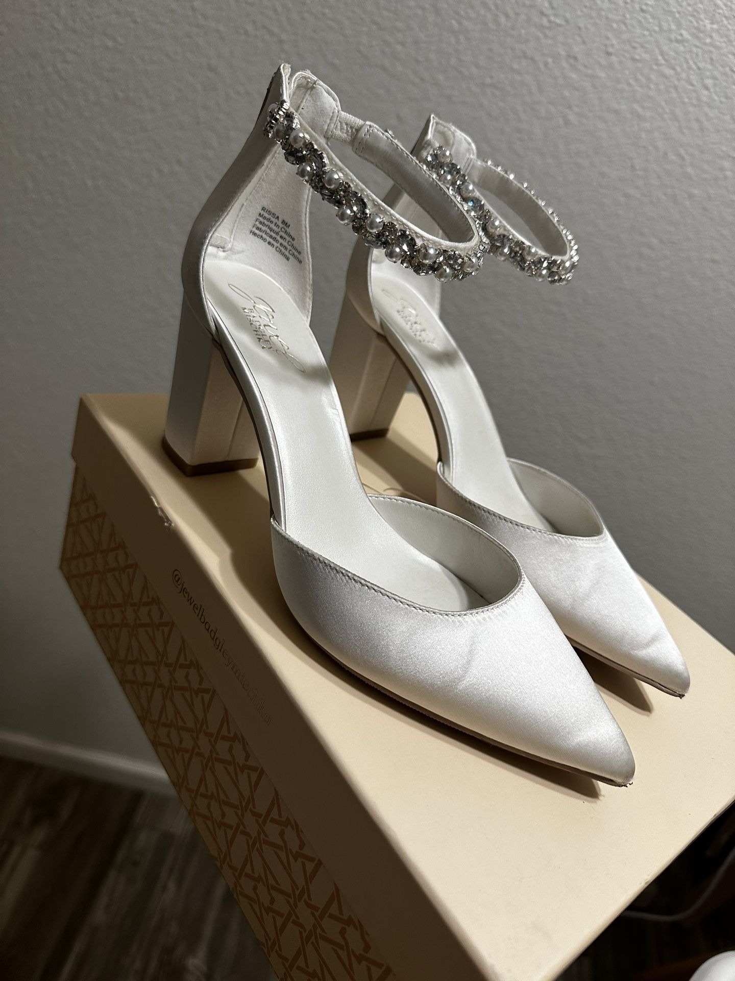 Bridal Shoes Women's Rissa Pointed Toe Block Heel Evening Pumps