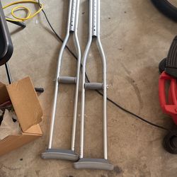 Crutches 