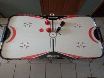 Air hockey table