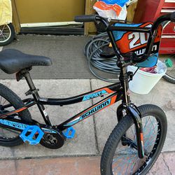20" Schwinn SmartStart Twister Bike