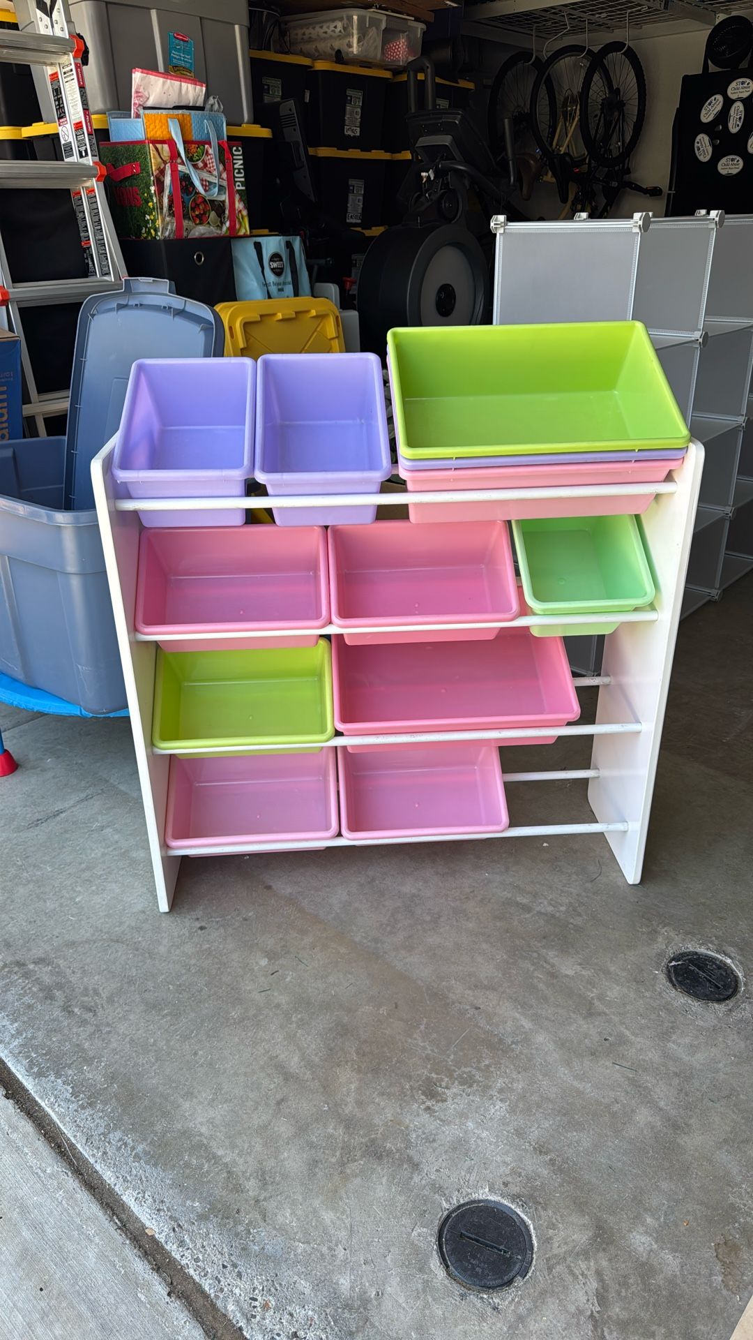 Children’s Cubby Great Condition