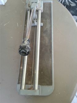Tile cutter