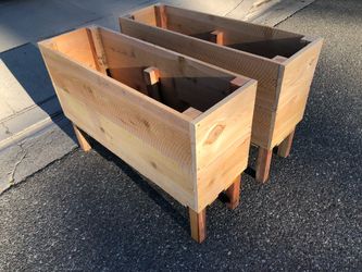 Custom made privacy wall Garden bed raised elevated planter box with legs 3 4 5 6 ft long cedar redwood