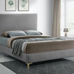 Geri Metal Grey King Bed

