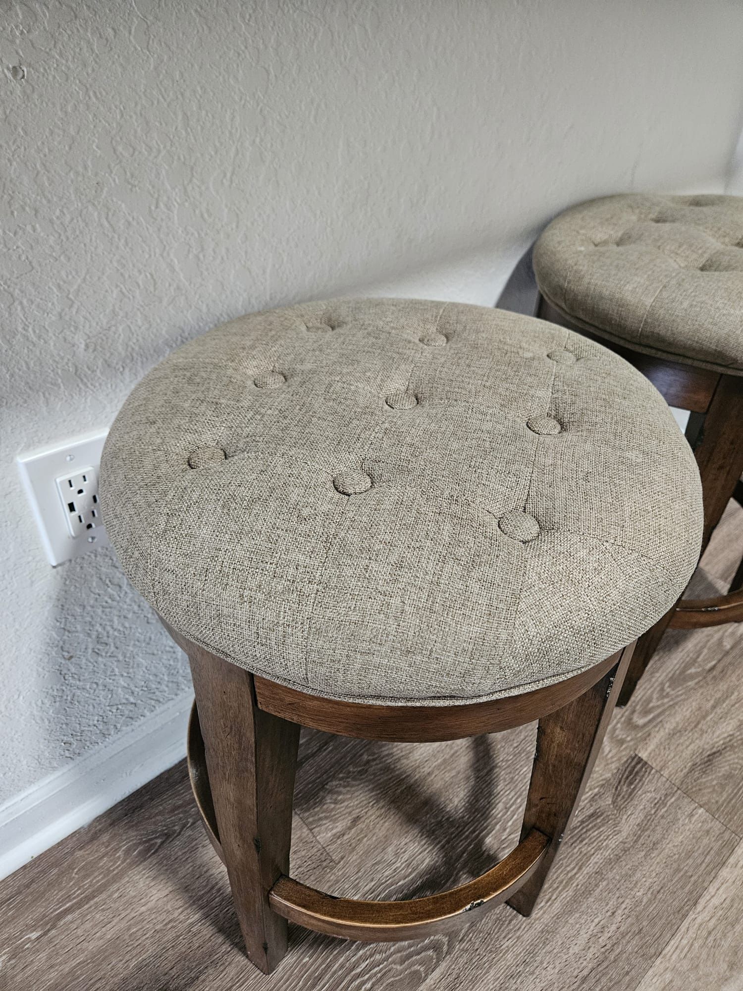 Set of 2 Brown Bar Stools – Cushioned & Wooden