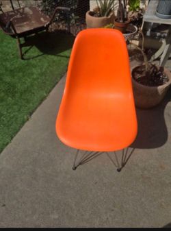 Retro 1950s style dining room chairs