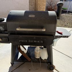 Pit Boss Pro Series Smoker