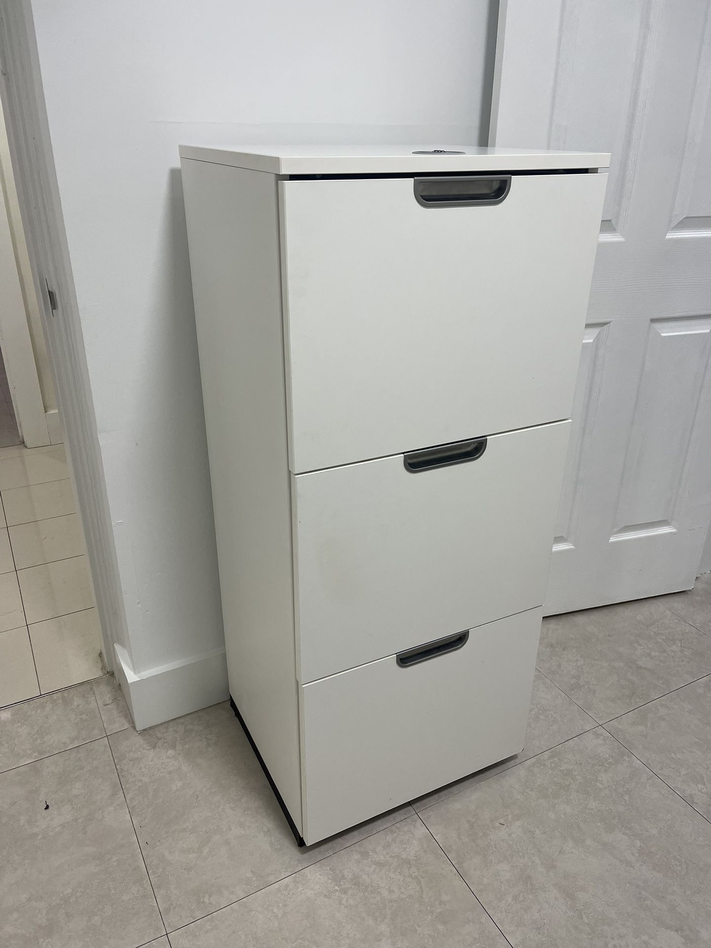 Filing Cabinet 3 Drawers