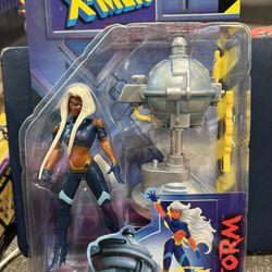 Marvel X-Men Storm (short hair) Robot Fighter Action Figure ToyBiz Vintage NIP 