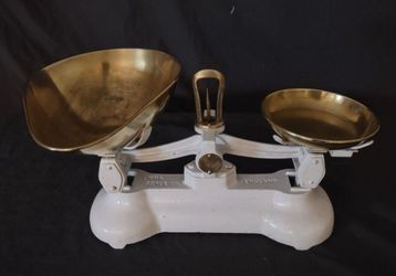 Libra Scale Co. England Balance Scale