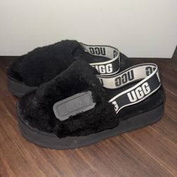 UGG Fluffy Sandals