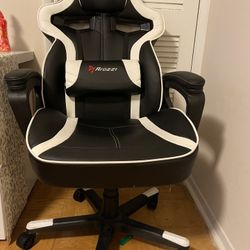 Arozzi Gaming Chair