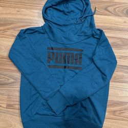 Puma women’s pullover size S