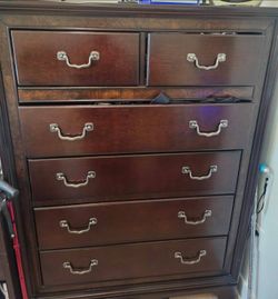 Bedroom Chest of Drawers