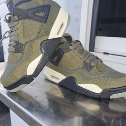 Jordan 4 Olives 3.5y 