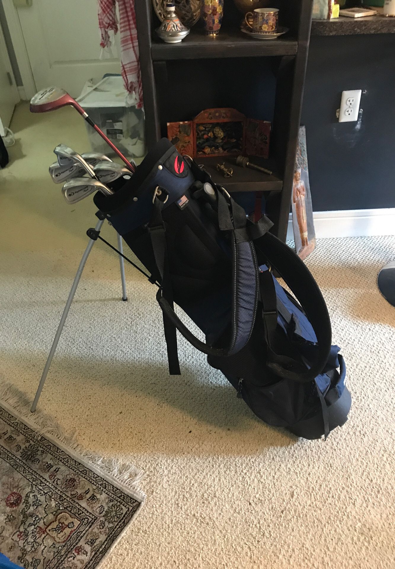 Women’s custom made golf bag with clubs and driver