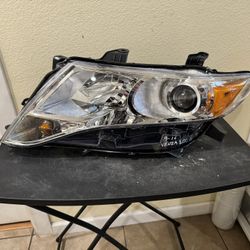 2009 To 2016 TOYOTA VENZA HEADLIGHT LH 