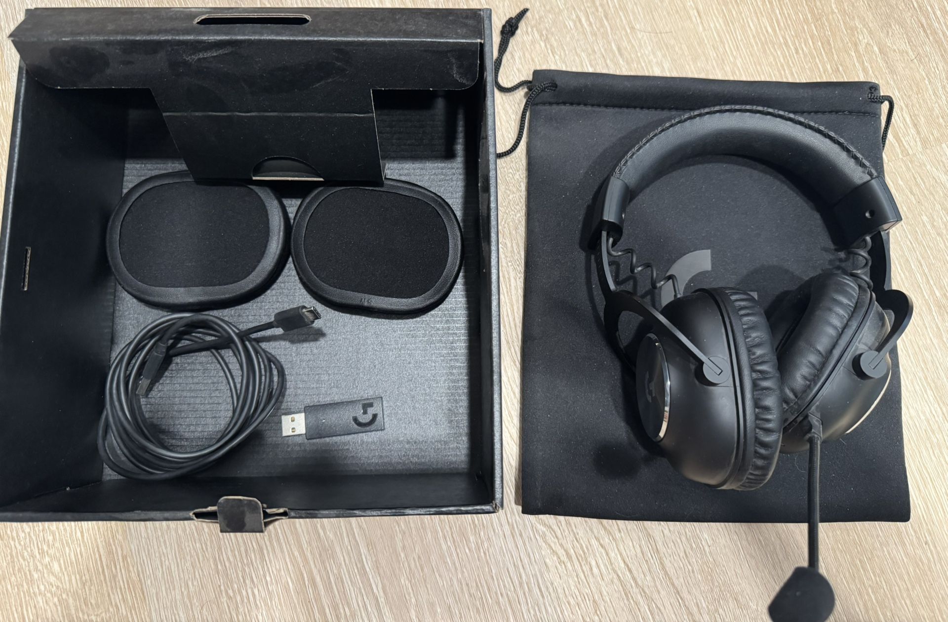 Logitech pro Gaming Headphones 