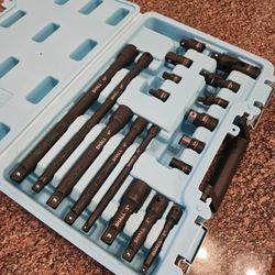 Brand New 18PC Drive Tool Accessory Set Socket Adapter Extensions Socket Accessory