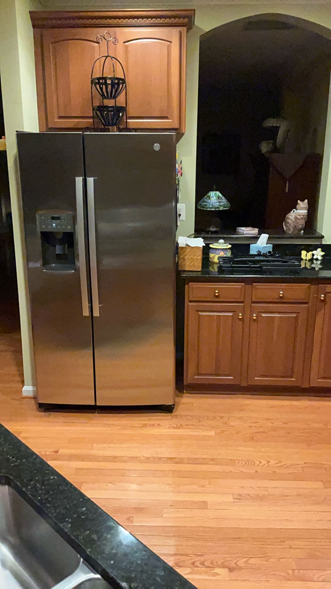 GE 21.8 Cu Ft Side By Side Refrigerator In Fingerprint Resistant Stainless Steel, Counter Depth 