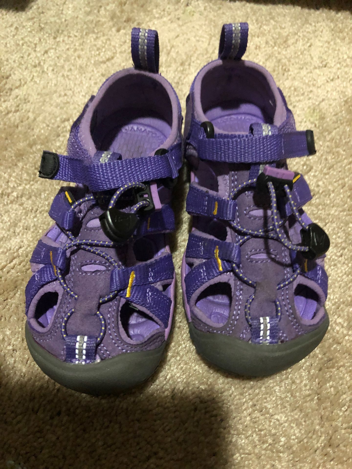 Keen toddler girls purple water shoes in Ultra Violet size 10c