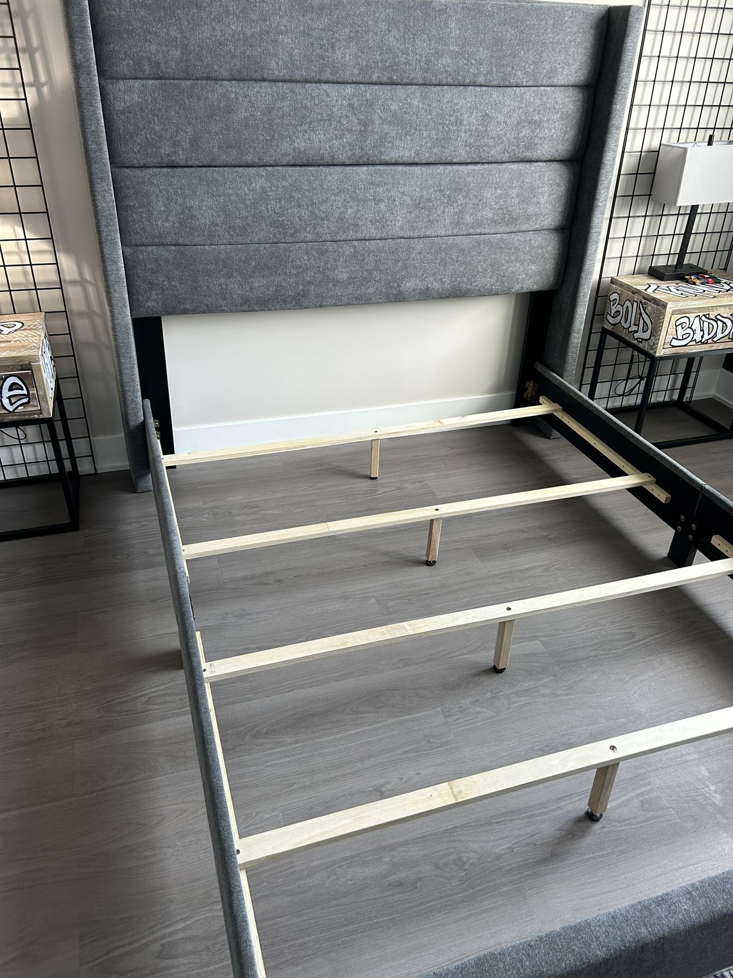 Excellent Condition Queen Size Bed frame !