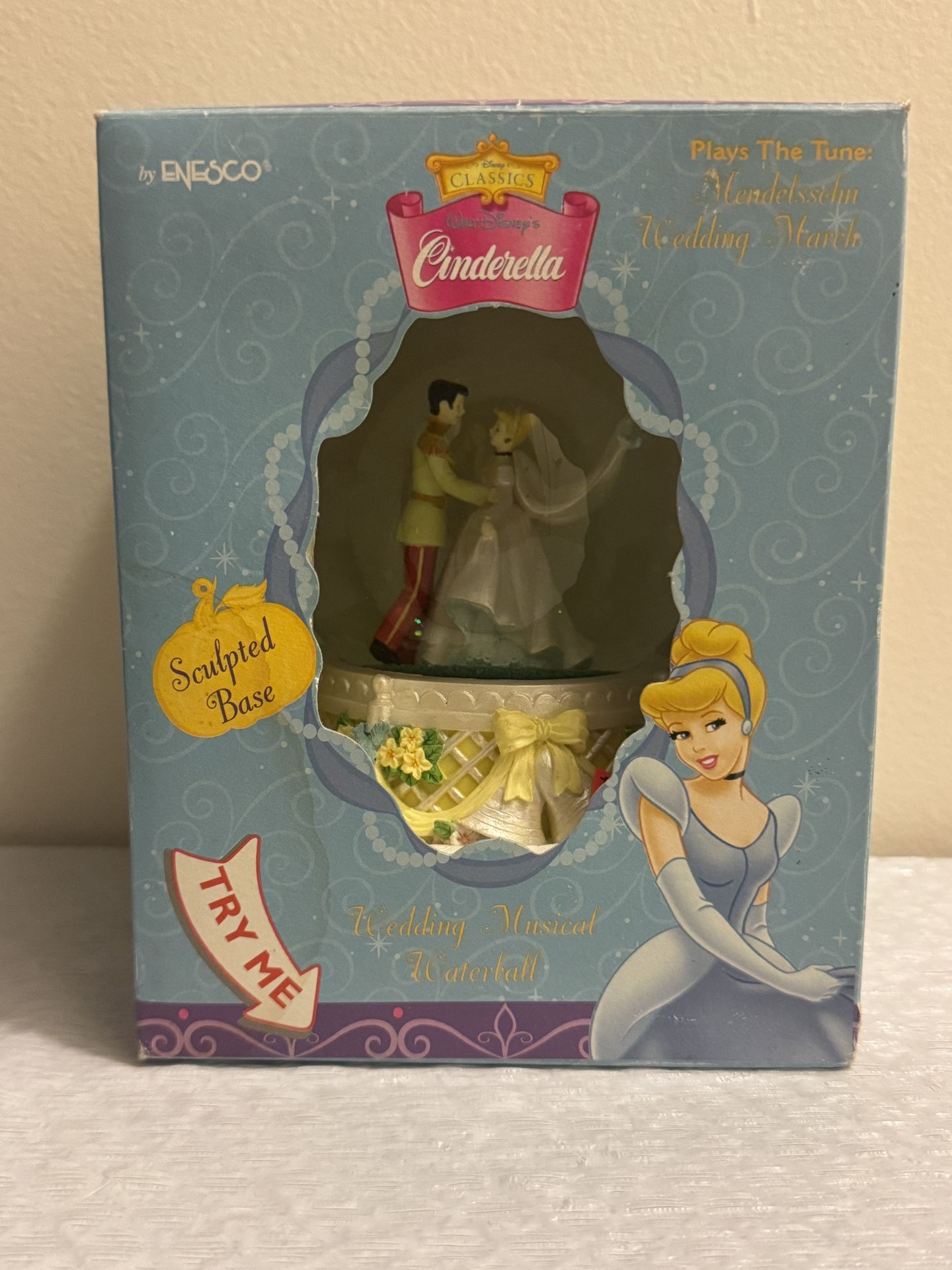DISNEY Cinderella ENESCO Snow Globe Music Box Mendelssohn Wedding March