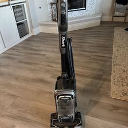 Shark Vacuum Cleaner 