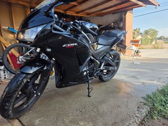 Honda cbr 300 streetbike