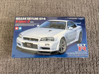 Tamiya 1:24 Nissan Skyline GT-R V-Spec II (R34) Plastic Model Kit 24258