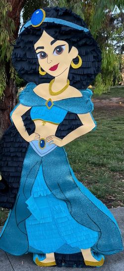 Jasmine Pinata for decoration 60”!tall