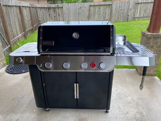 Weber Genesis E-435 Gas Grill with cover and accessories