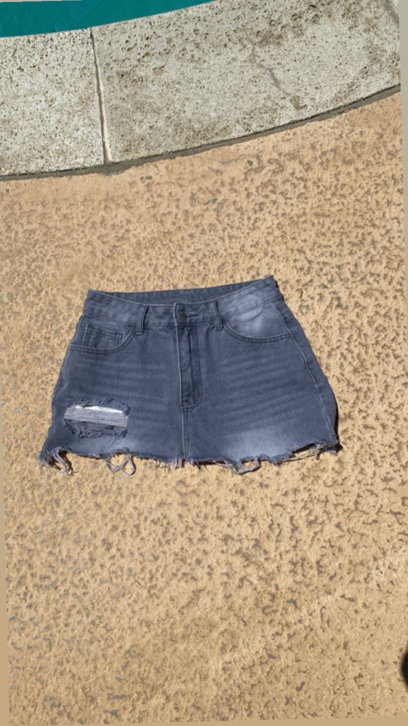 grey denim mini skirt #miniskirt #fly
